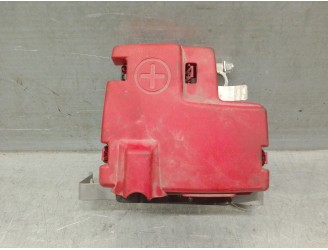 Recambio de caja reles / fusibles para renault master iii furgon ma / fm9t / myb23061a3t0 2.3 diesel referencia OEM IAM 24136288
