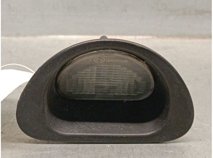 Recambio de piloto matricula para peugeot 107 1.0 cat (384f) referencia OEM IAM 812700H020 6340E2 