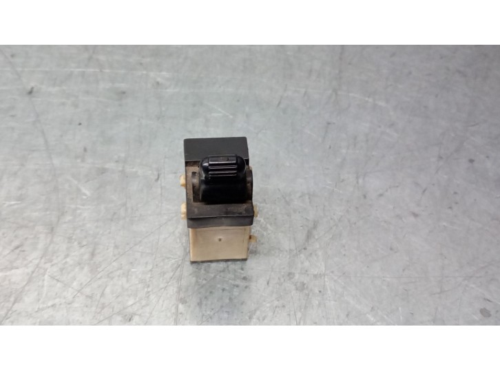 Replacement front right window regulator switch for Chrysler Stratus Cabrio (JX) 2.5 CAT OEM IAM reference 4759144 4759144 