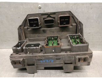 Recambio de caja reles / fusibles para chrysler grand voyager v (rt) 2.8 crd referencia OEM IAM RTB09C04C6 R2487A0331 
