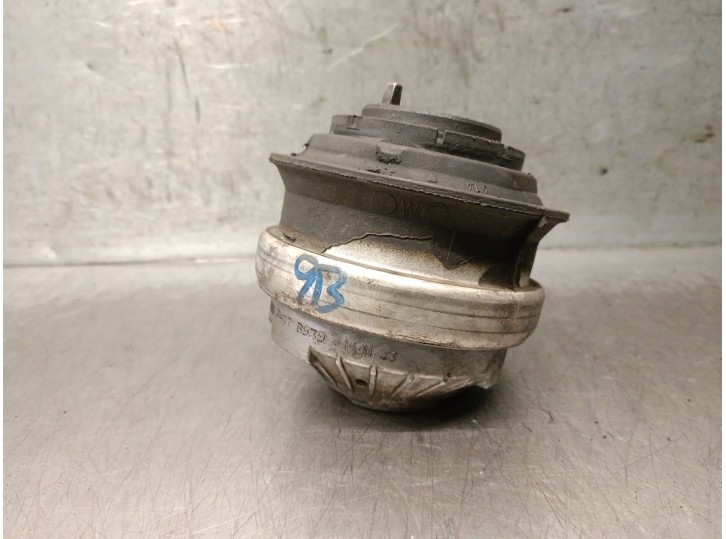 Replacement left engine mount for Mercedes-Benz C-Class (W203) saloon 2.2 CDI cat OEM IAM reference 2112402417 A2102400