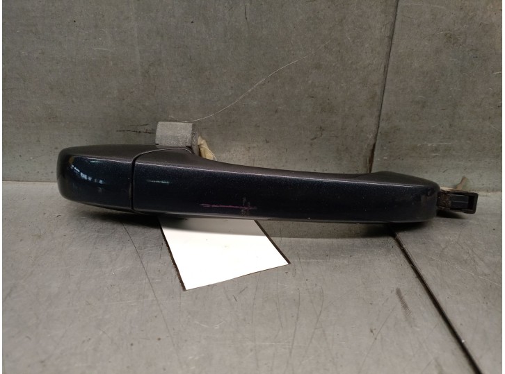 Replacement right front exterior door handle for Chrysler Grand Voyager V (RT) 2.8 CRD OEM IAM reference XU82EBLAC XU82EBLAC 