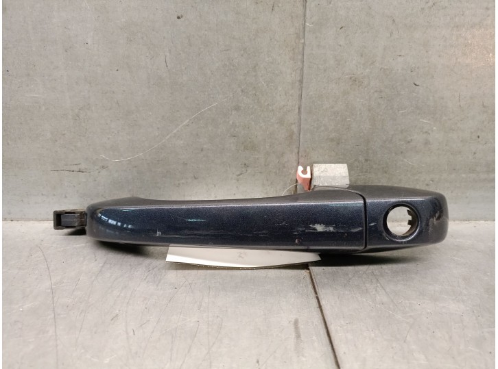 Replacement left front exterior door handle for Chrysler Grand Voyager V (RT) 2.8 CRD OEM IAM reference XU57EBLAC XU57EBLA