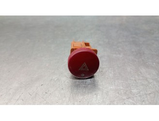 Replacement hazard warning switch for Citroën Xsara Saloon 1.6 16V CAT (NFU / TU5JP4) OEM IAM reference 6554J6 6554J6 