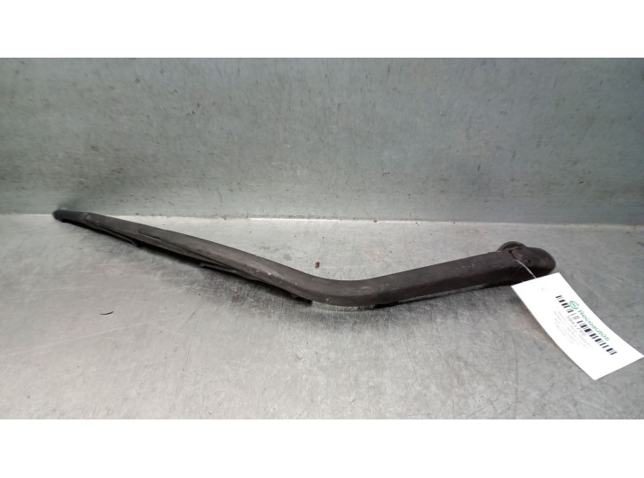 Recambio de brazo limpia trasero para renault twingo (co6) 1.3 cat referencia OEM IAM 7701040570 7701040570 
