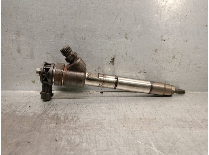 Recambio de inyector para kia optima (jf) 1.7 crdi referencia OEM IAM 338002A610 0445110589 BOSCH