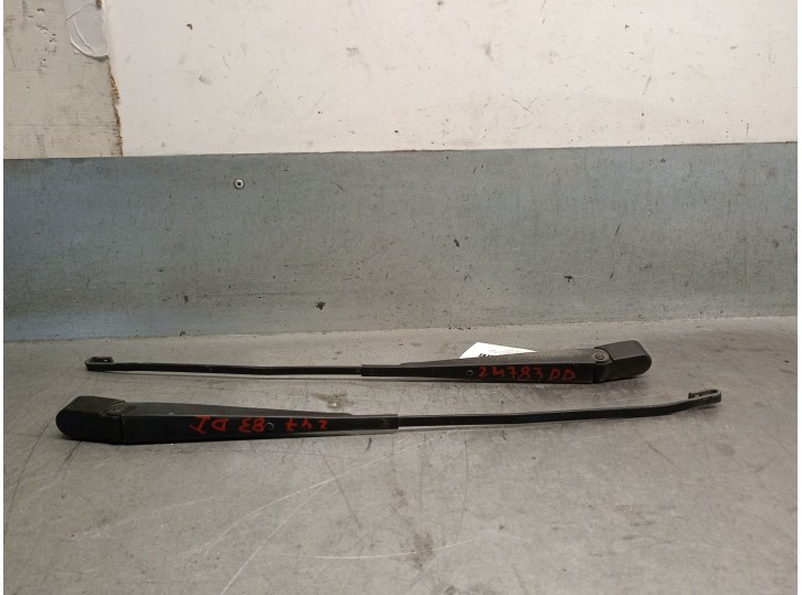 Recambio de brazo limpia delantero derecho para ford transit, caja abierta 1995 2.5 td referencia OEM IAM 95VB17526B 1062404 