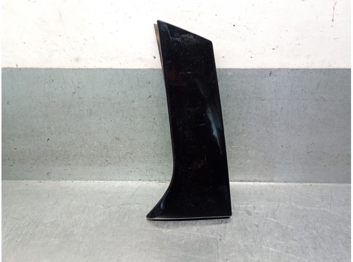 Recambio de molduras traseras para opel crossland x 1.2 referencia OEM IAM 13481457 39031383 