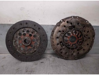 Replacement clutch kit for Renault Espace IV (JK0) 2.2 dCi turbodiesel OEM IAM reference 8200328507 8200223932 LUK