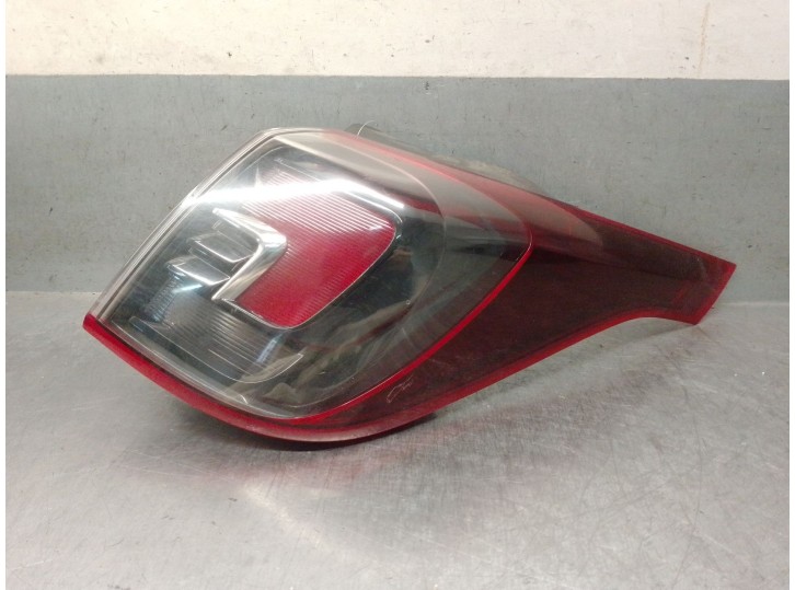 Recambio de piloto trasero derecho para opel crossland x 1.2 referencia OEM IAM 13467977 13467977 