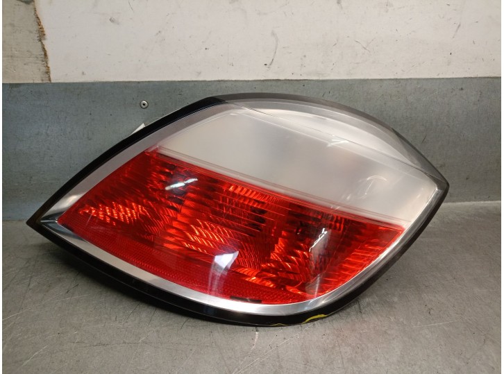 Replacement right rear light for Opel Astra H (A04) 1.7 CDTi (L48) OEM IAM reference 93190305 1222112 
