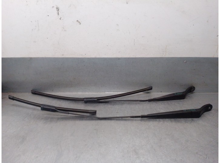 Recambio de brazo limpia delantero derecho para opel crossland x 1.2 referencia OEM IAM 39079980 39079980 