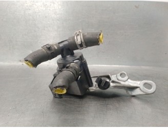 Recambio de bomba agua para citroën c4 cactus 1.2 thp 110 referencia OEM IAM 9815061380 9807341480 704284110