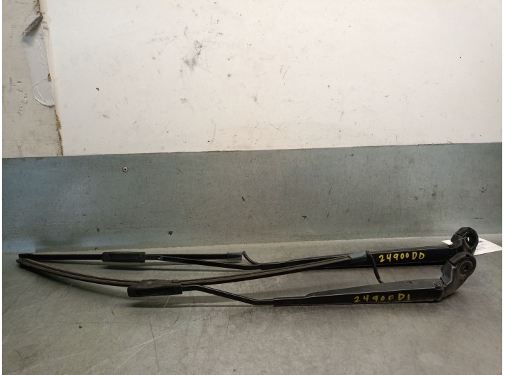 Recambio de brazo limpia delantero derecho para citroën c4 cactus 1.2 thp 110 referencia OEM IAM 9801706480 1611871580 