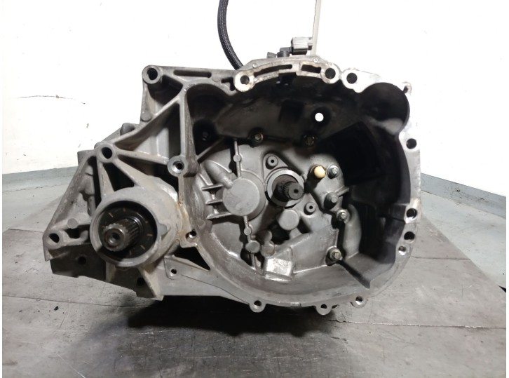 Recambio de caja cambios para dacia sandero ii (b8_) 1.2 referencia OEM IAM JH3090 320104106R D702122