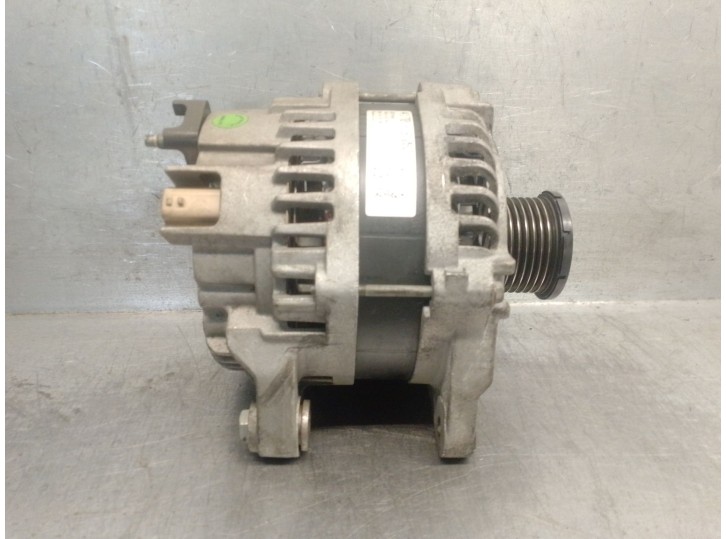 Recambio de alternador para renault master iii furgon ma / fm9t / myb23061a3t0 2.3 diesel referencia OEM IAM 231008137R 23100813