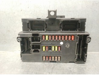 Recambio de caja reles / fusibles para peugeot boxer furgoneta 2.0 bluehdi 130 referencia OEM IAM 1389975080 Y503441430305