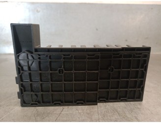 Recambio de caja reles / fusibles para volkswagen transporter t5 furgoneta (7ha, 7hh, 7ea, 7eh) 1.9 tdi referencia OEM IAM 7H697