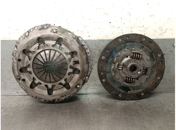 Recambio de kit embrague para skoda fabia (6y2/6y3) 1.4 tdi referencia OEM IAM 045141025B 045141025B 