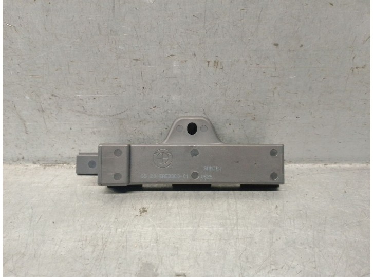 Recambio de antena para bmw x5 (g05, f95) xdrive 45 e plug-in-hybrid referencia OEM IAM 65205A5D3C0 