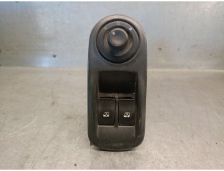 Recambio de mando elevalunas delantero izquierdo para nissan primastar furgoneta (x83) 1.9 dci 80 referencia OEM IAM 8200011867 