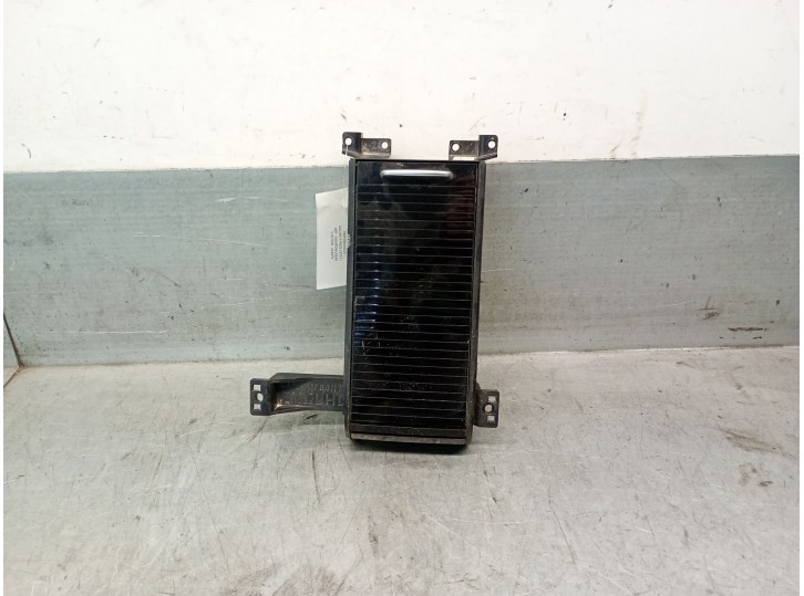 Recambio de reposavasos para jaguar f-pace (x761) 2.0 td4 referencia OEM IAM GX63F048196AA T2H3071 