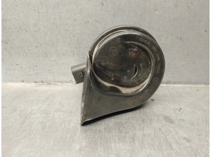 Recambio de claxon para bmw x5 (g05, f95) xdrive 45 e plug-in-hybrid referencia OEM IAM 7442771 61337442771 