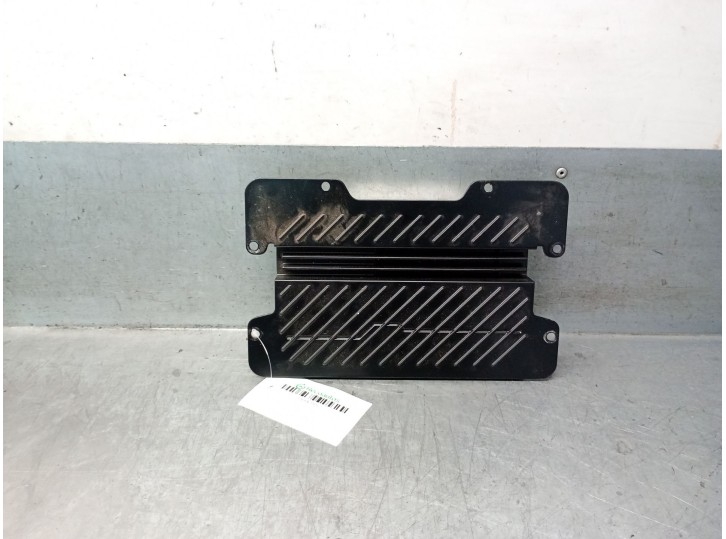 Recambio de amplificador para jaguar f-pace (x761) 2.0 td4 referencia OEM IAM FW9319C164BG C2D49635 
