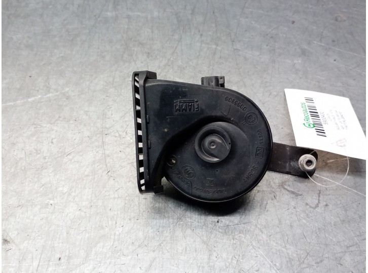 Recambio de claxon para jaguar f-pace (x761) 2.0 td4 referencia OEM IAM GX7313801AA T4N4040 