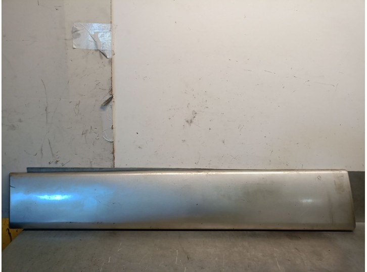 Recambio de molduras traseras para nissan primastar furgoneta (x83) 1.9 dci 80 referencia OEM IAM 8200036075 7685000QAB 