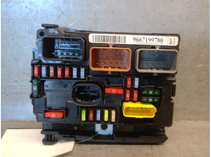 Recambio de caja reles / fusibles para citroën c3 ii (sc_) 1.6 hdi referencia OEM IAM 9667199780 
