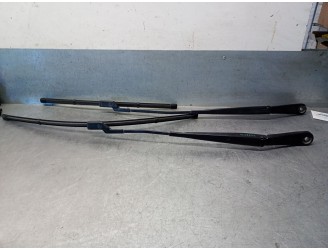 Recambio de brazo limpia delantero derecho para jaguar f-pace (x761) 2.0 td4 referencia OEM IAM HK8317527BA T4A1174 