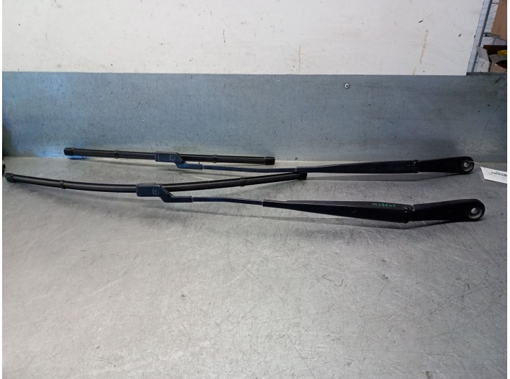 Recambio de brazo limpia delantero derecho para jaguar f-pace (x761) 2.0 td4 referencia OEM IAM HK8317527BA T4A1174 