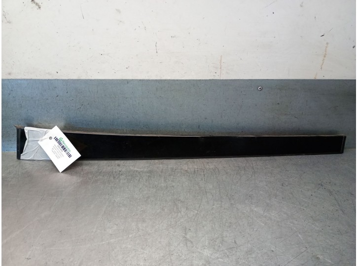 Recambio de molduras delanteras para jaguar f-pace (x761) 2.0 td4 referencia OEM IAM HK83517C78AA T4A1106 