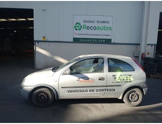 opel corsa c (x01) del año 2001