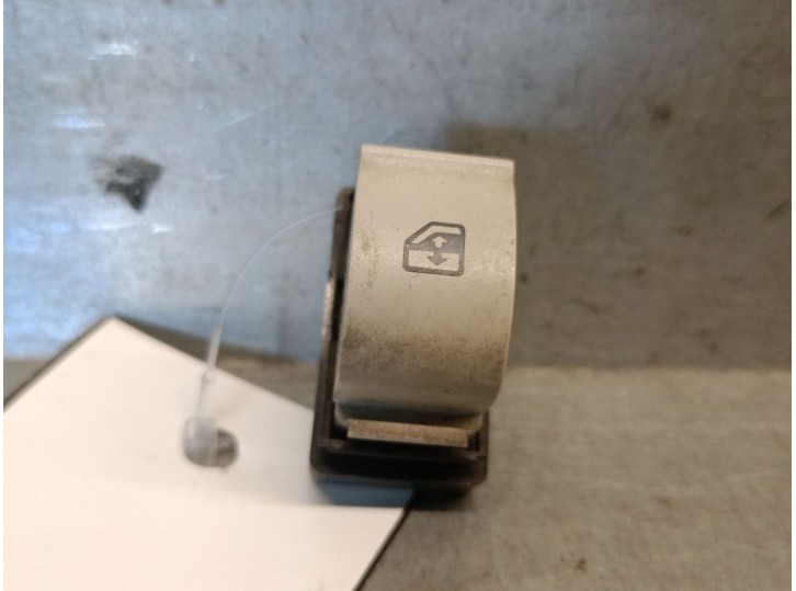 Recambio de mando elevalunas trasero izquierdo para fiat idea van (350_) 1.4 (350bxa1a) referencia OEM IAM 735363963 735363963 