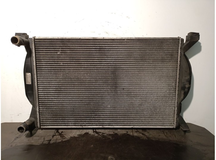 Recambio de radiador agua para audi a4 b6 avant (8e5) 1.9 tdi referencia OEM IAM 8E0121251A 