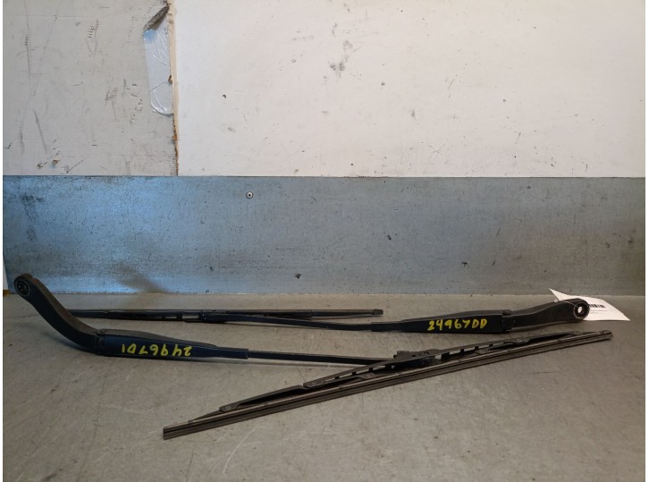 Recambio de brazo limpia delantero derecho para dacia logan ii 1.5 dci / blue dci 75 referencia OEM IAM 288805100R 288866802R 
