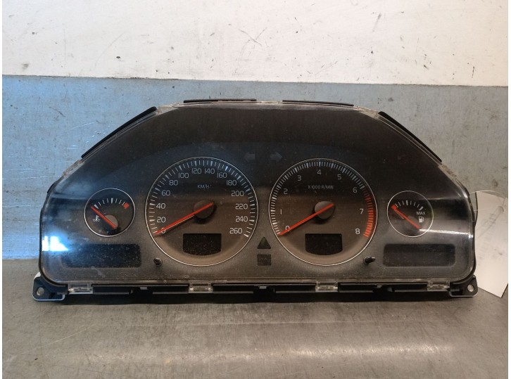 Replacement instrument cluster for Volvo S60 saloon 2.4 CAT OEM IAM reference 30682272 8251281 