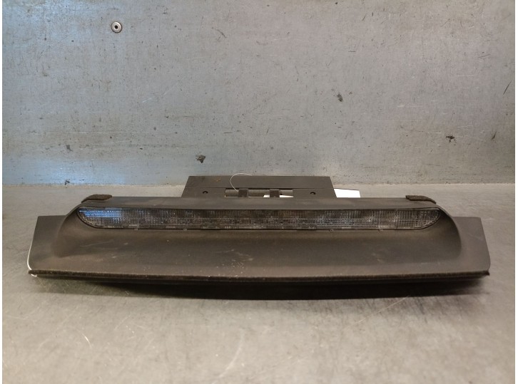 Replacement centre brake light for Volvo S60 saloon 2.4 cat OEM IAM reference 30678426 30764308 