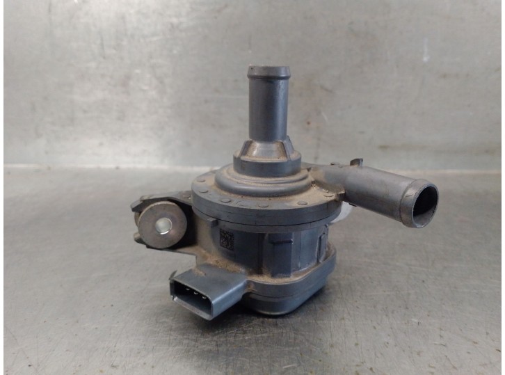 Recambio de bomba agua para toyota yaris (_p13_) 1.5 16v cat (híbrido) referencia OEM IAM G904052020 G904052020