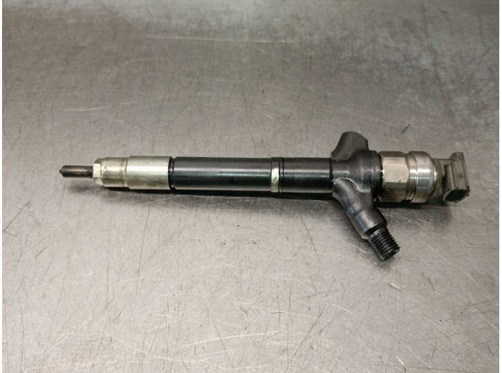 Recambio de inyector para toyota avensis sedán (_t25_) 2.0 d-4d (adt250_) referencia OEM IAM 236700R030 