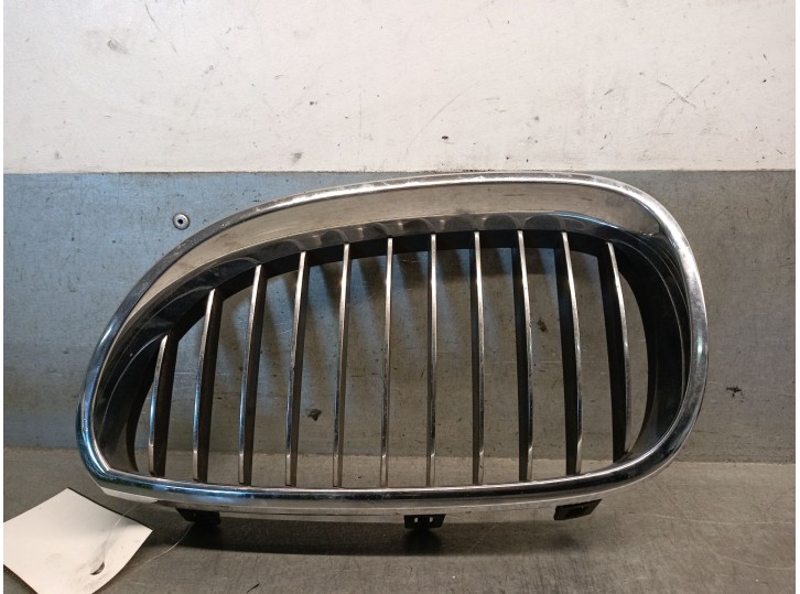 Recambio de rejilla delantera para bmw serie 5 berlina (e60) 3.0 turbodiesel cat referencia OEM IAM 51137065701 51137065701 