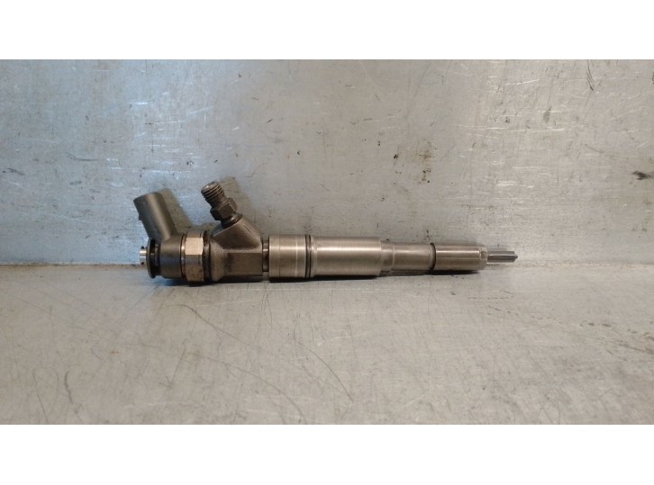 Recambio de inyector para bmw 3 (e90) 320 d referencia OEM IAM 7793836 13537793836 