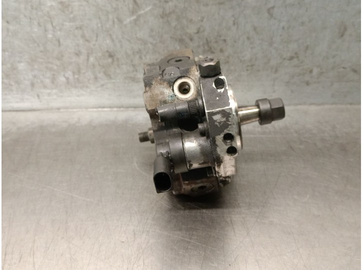 Recambio de bomba inyeccion para bmw 3 (e90) 320 d referencia OEM IAM 7788670 13518511824 
