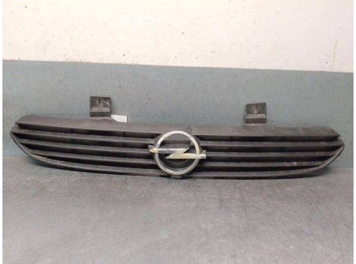 Recambio de rejilla delantera para opel combo (corsa b) 1.7 diesel referencia OEM IAM 93188728 6320043 