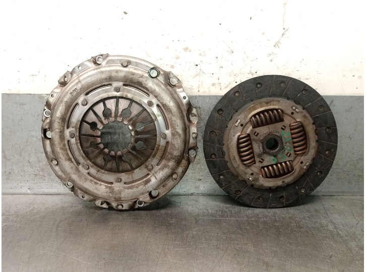 Recambio de kit embrague para fiat grande punto (199_) 1.9 d multijet referencia OEM IAM 55220828 55220828 