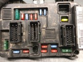 Recambio de caja reles / fusibles para peugeot partner (s2) 2.0 hdi cat referencia OEM IAM 9650618480 T118470003K