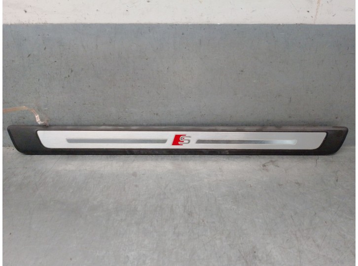 Recambio de embellecedor para audi a3 sportback (8va, 8vf) 1.5 tfsi referencia OEM IAM 8V4947418 8V4947418 