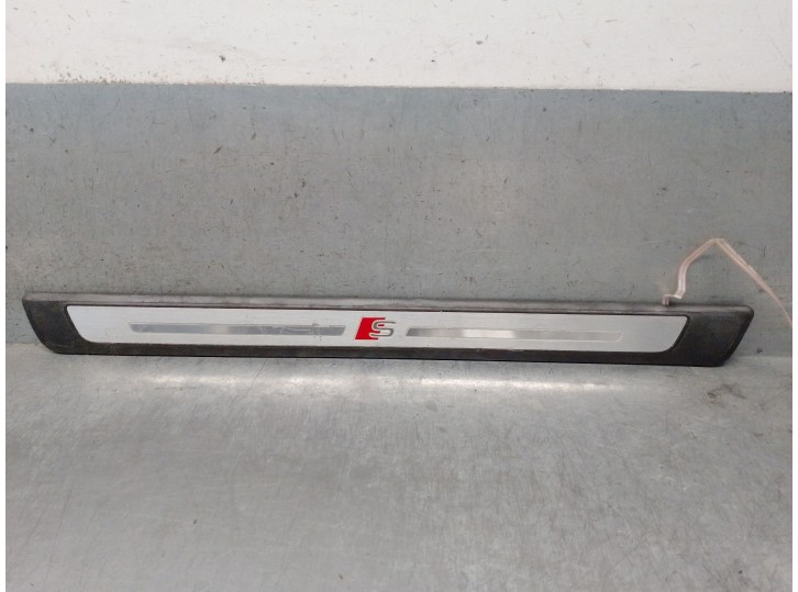 Recambio de embellecedor para audi a3 sportback (8va, 8vf) 1.5 tfsi referencia OEM IAM 8V4947417 8V4947417 